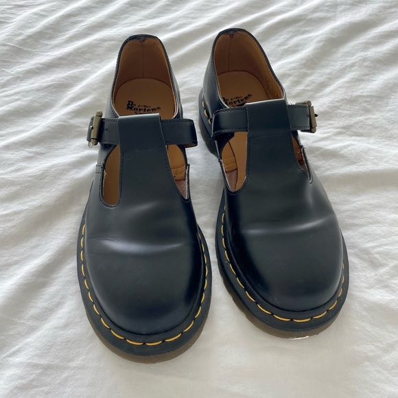Dr. Martens Shoes - DOC MARTENS - Polley style shoe. Size 9.